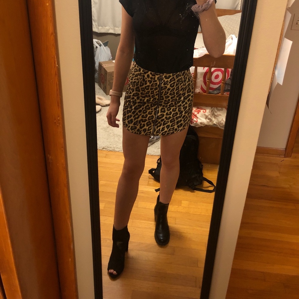 Cheetah mini skirt